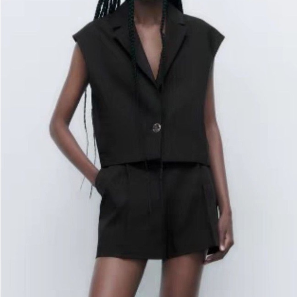ZARA CROPPED WAISTCOAT WITH BUTTON WITH MATCHING SHORTS SET - Picture 2 of 5